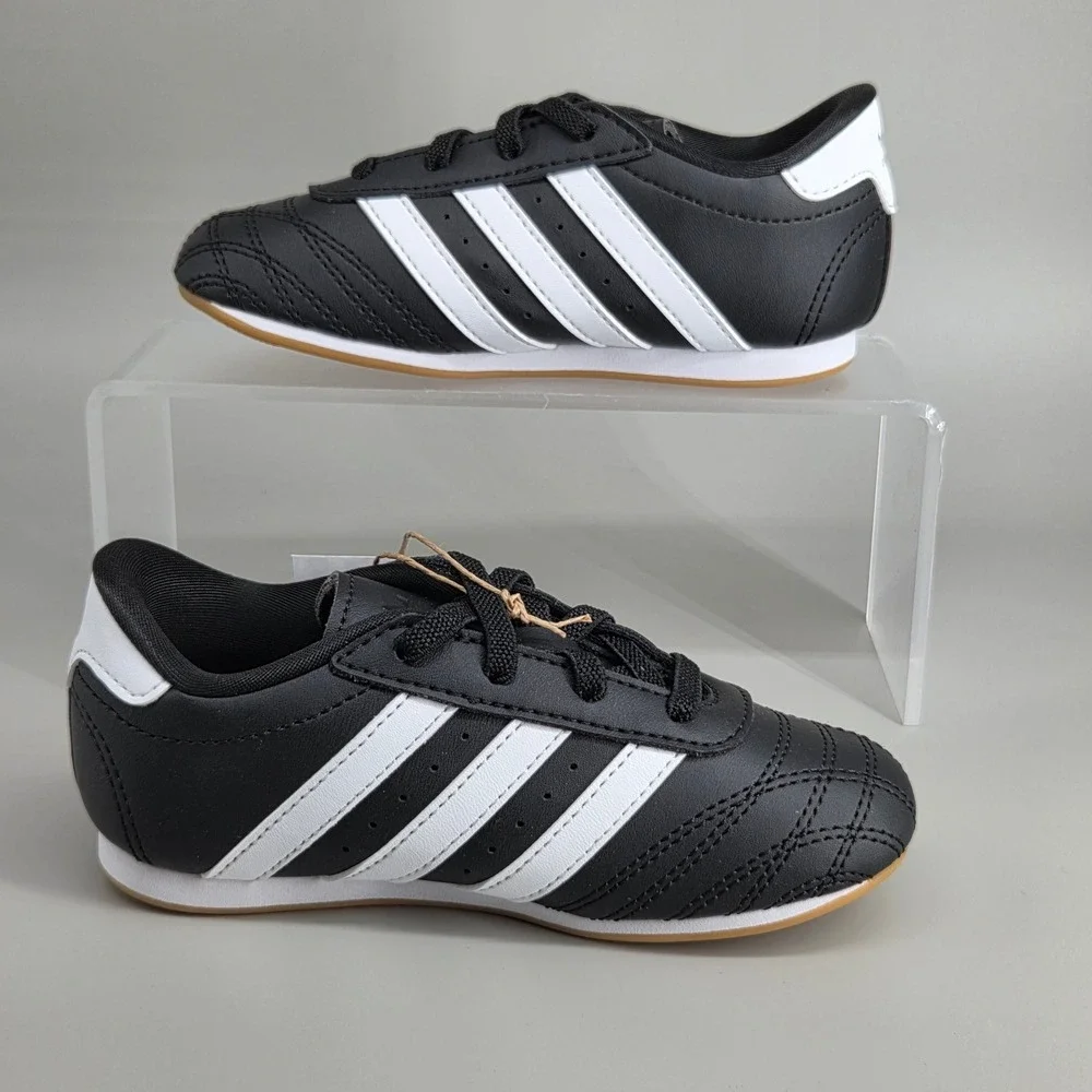 Adidas Taekwondo LA Kids Size 10K‎ Black White Leather Sneakers Gum Sole JP9537